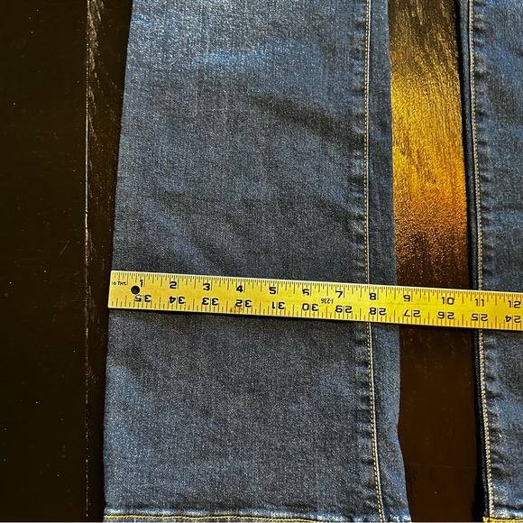 NWT Universal Threads Size 8 Wide Leg Bootcut Jeans Denim Blue Mom Jean Y2k - Picture 6 of 10